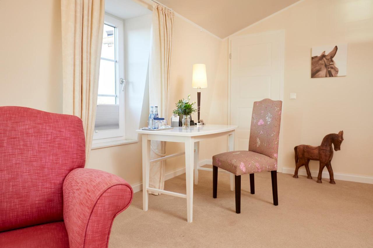 Kino-Hotel Meyer Harsefeld Екстериор снимка